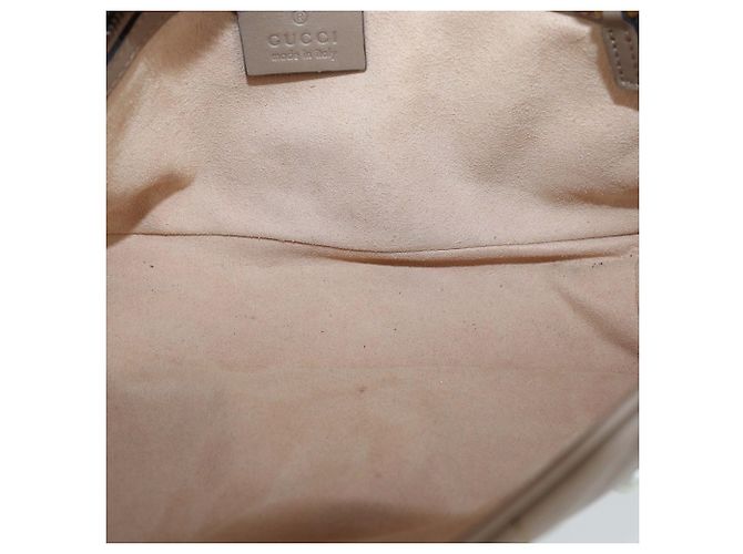 Gucci GG Marmont Schultertasche Medium aus gestepptem Leder in Old Rose mit Perlen - Ansicht 7