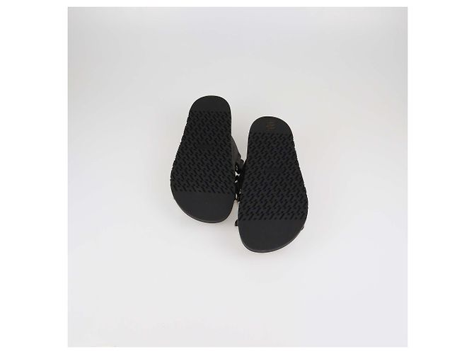 Hermès Hermes Chypre Sandalen aus schwarzem Leder mit Medor-Nieten - Ansicht 7