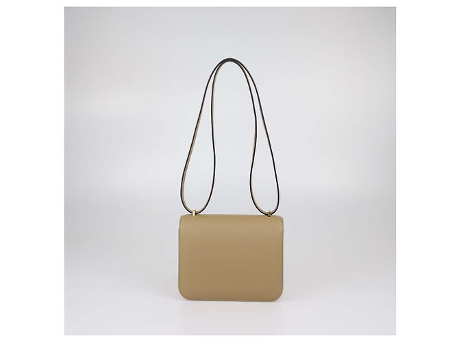 Hermès Bolsa Mini Constance Hermes Poussiere em couro Epsom Taupe - vista 3