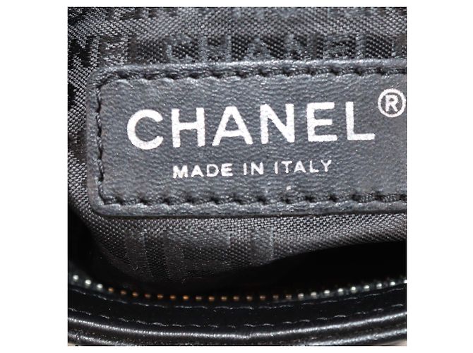 Borsa Pochette Chanel Black Choco Bar Leather Camellia No.5 Nero - vista 5