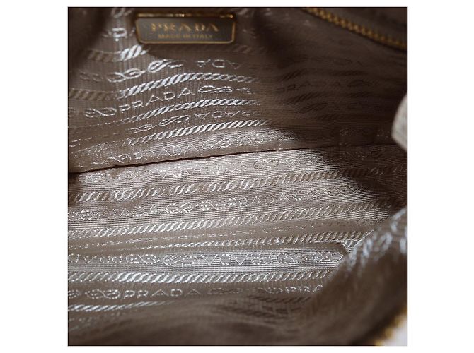 Borsa a tracolla Prada Re-Edition 2005 in Re-Nylon beige e pelle Saffiano - vista 6