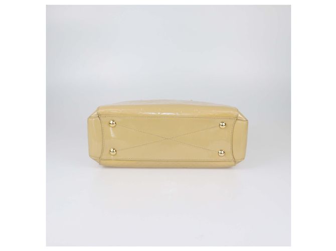 Borsa Louis Vuitton Dune Monogram Vernis Montaigne MM Beige - vista 4