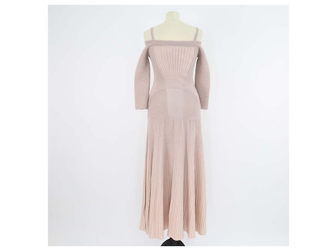 Alexander McQueen Off-Shoulder Maxi-Kleid aus rosa Wollmisch-Rippstrick Pink - Ansicht 3