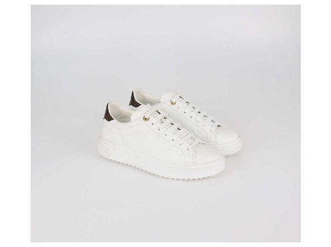 Sneakers Time Out in pelle Monogram embossed bianca Louis Vuitton Bianco - vista 2