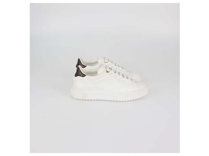 Sneakers Time Out in pelle Monogram embossed bianca Louis Vuitton Bianco - vista 3