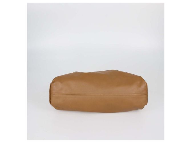 Bottega Veneta Pochette Classic The Pouch in pelle marrone - vista 4