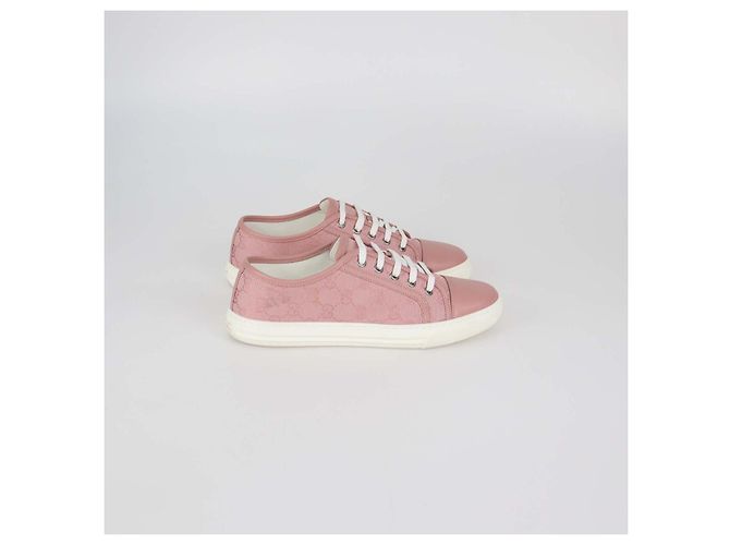 Sneakers basse Gucci in canvas GG e pelle rosa - vista 3