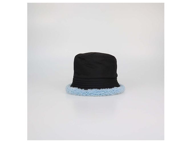 Prada Bucket Hat aus Nylon in Schwarz/Blau und Schafsfell - Ansicht 3
