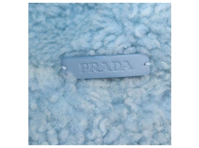 Prada Bucket Hat aus Nylon in Schwarz/Blau und Schafsfell - Ansicht 5