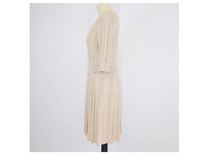 Chanel Mini-Kleid aus Wollmisch-Strick in Beige mit Rundhalsausschnitt - Ansicht 2