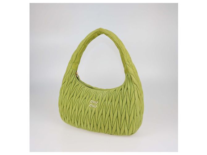 Miu Miu Wander Large Hobo in camoscio Matelassé Apple Green Verde - vista 2