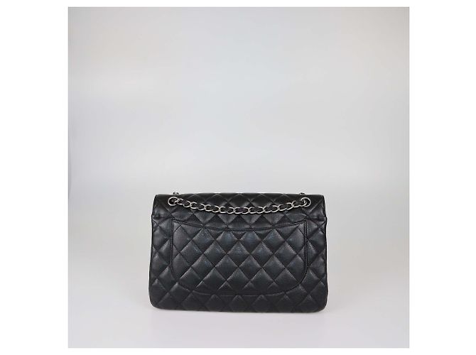 Borsa Chanel Jumbo Classic Double Flap in pelle caviar matelassé nera Nero - vista 3