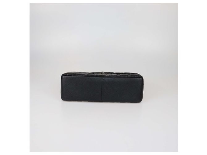 Borsa Chanel Jumbo Classic Double Flap in pelle caviar matelassé nera Nero - vista 4