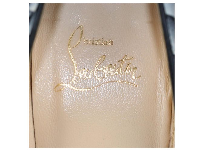 Christian Louboutin Grey Python Embossed Leather So Kate Pointed Toe Pumps Black White - view 6