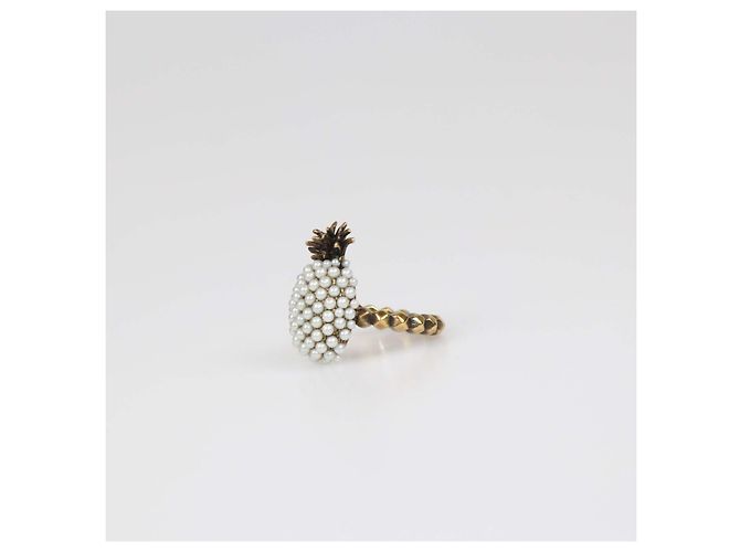 Anello Cocktail Ananas in Metallo Dorato Invecchiato e Perle Sintetiche Gucci XS - vista 2