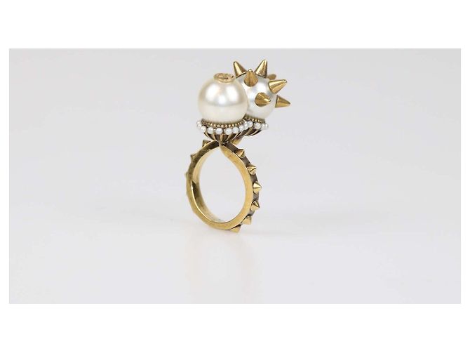Anello Gucci con borchie spike e perle sintetiche in metallo dorato invecchiato D'oro - vista 4