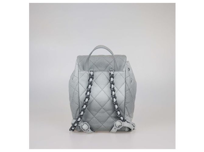Zaino Chanel My Everything in pelle caviar matelassé grigio ombré - vista 3