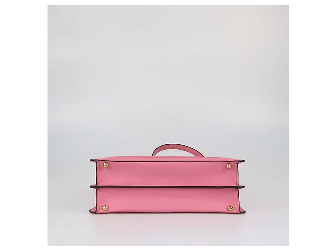 Bolsa Medium Peekaboo IseeU Fendi em couro rosa com corte a laser e bordados de renda - vista 4