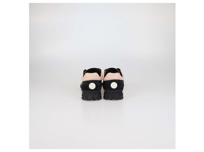 Sneakers basse Chanel in nylon e camoscio rosa/nero con stampa logo - vista 5