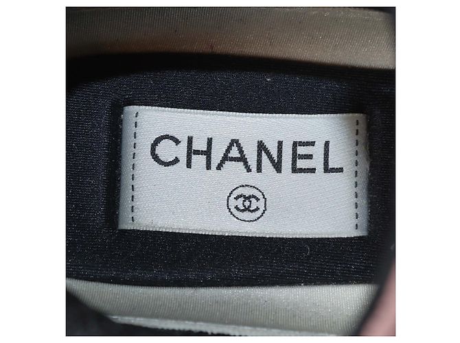 Sneakers basse Chanel in nylon e camoscio rosa/nero con stampa logo - vista 6