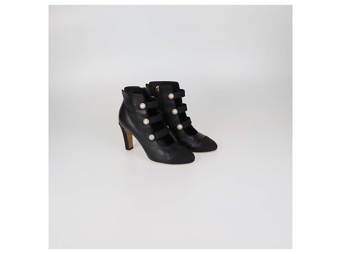 Stivaletti Chanel in pelle nera con punta cap toe e decorazioni in perle finte Nero - vista 2