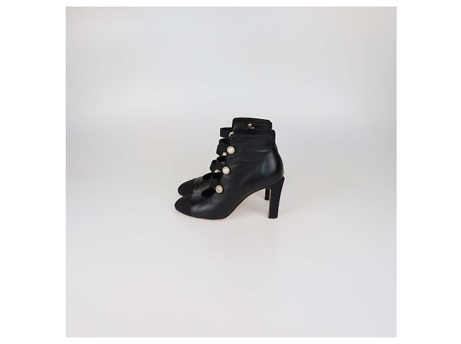 Stivaletti Chanel in pelle nera con punta cap toe e decorazioni in perle finte Nero - vista 4