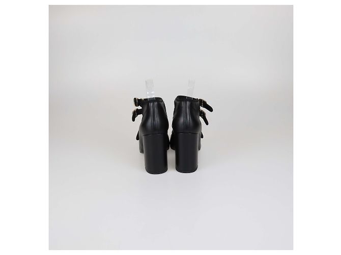 Décolleté Chanel in pelle nera con cinturini multipli Mary Jane e punta CC Nero - vista 5