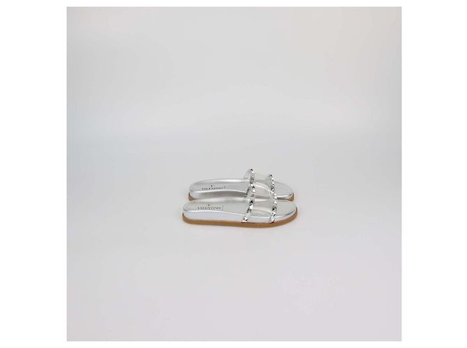 Valentino Rockstud Flat Slides in PVC argento e pelle verniciata - vista 3