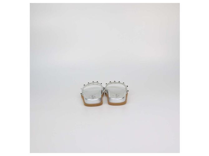Valentino Rockstud Flat Slides in PVC argento e pelle verniciata - vista 5