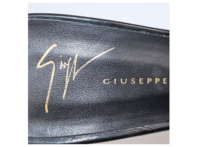 Sandali Giuseppe Zanotti in pelle verniciata nera con nodo Nero - vista 6