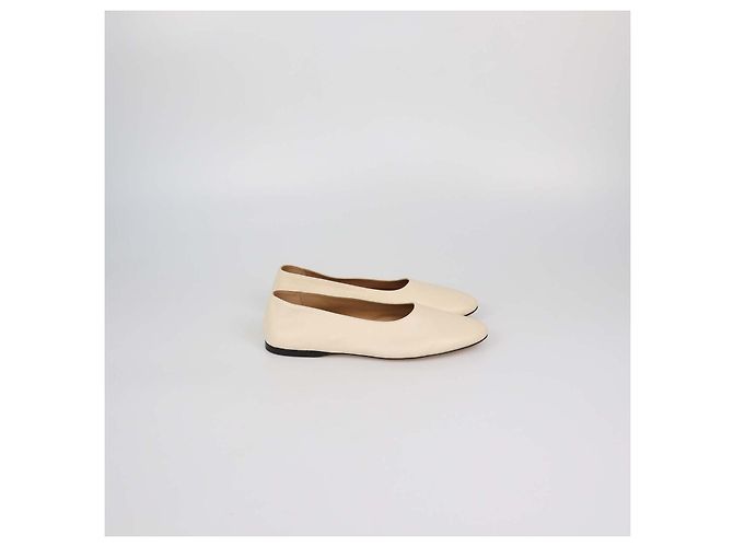 Ballerine Awar in pelle crema The Row Crudo - vista 3