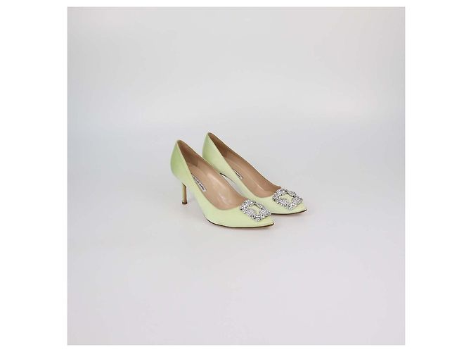 Manolo Blahnik Hangisi Pumps aus hellgrünem Satin - Ansicht 2