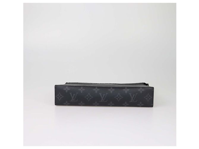 Louis Vuitton Monogram Eclipse Canvas Pochette Voyage MM Nero - vista 4