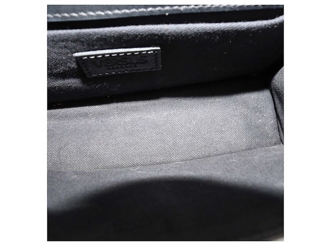 Clutch Versus Versace in pelle nera embossed effetto serpente con logo leone e catena Nero - vista 6