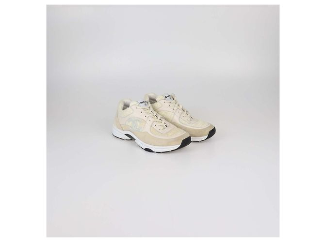 Sneakers basse Chanel in tweed beige/giallo e pelle CC - vista 2