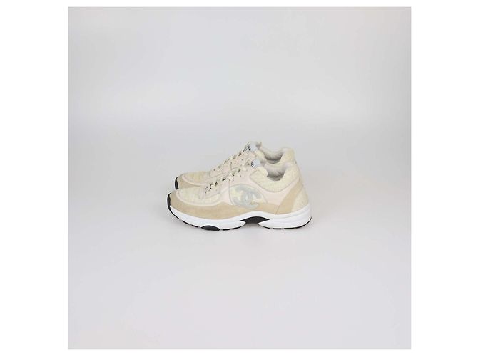 Sneakers basse Chanel in tweed beige/giallo e pelle CC - vista 4