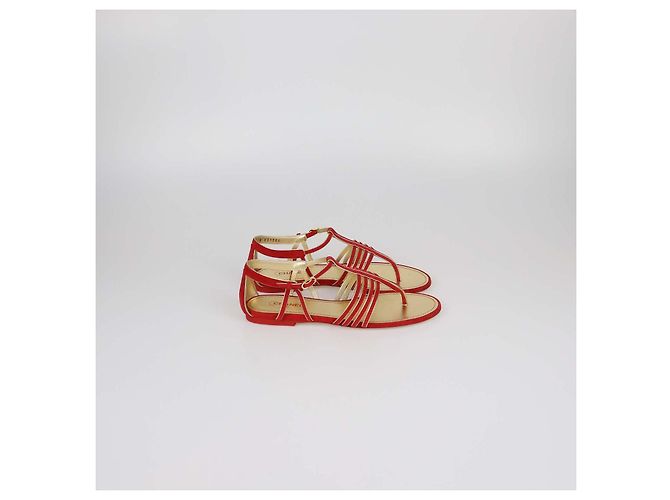 Sandali bassi a T Chanel in camoscio Rosso/Oro D'oro - vista 3
