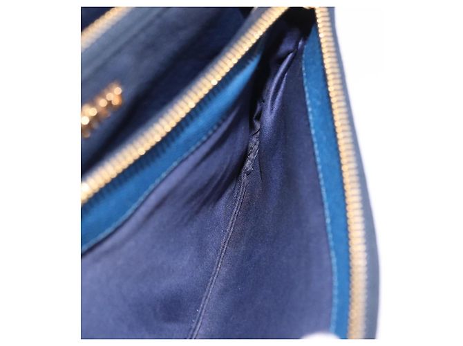 Borsa a tracolla con catena Miu Miu in pelle blu e oro Auth bs36957A D'oro - vista 23