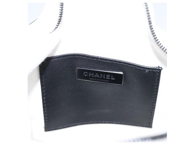 Borsa a tracolla con catena CHANEL Matelassé a forma di stella in raso Bianco Nero Auth 200368SM - vista 16