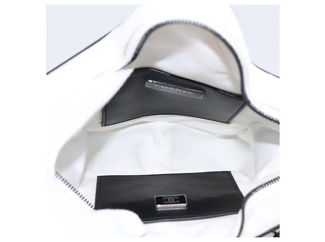 Borsa a tracolla con catena CHANEL Matelassé a forma di stella in raso Bianco Nero Auth 200368SM - vista 17