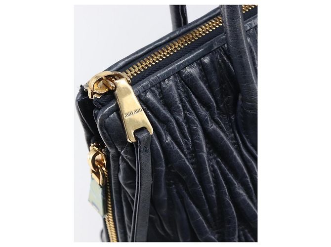 Borsa Miu Miu Matelassé in pelle blu navy e oro Auth 201903V D'oro - vista 15