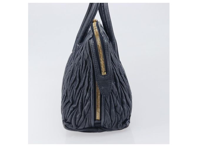 Borsa Miu Miu Matelassé in pelle blu navy e oro Auth 201903V D'oro - vista 5