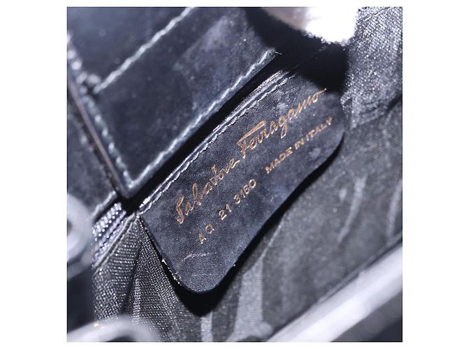 Borsa a tracolla Salvatore Ferragamo Gancini in pelle nera e oro Auth 202100 Nero - vista 15