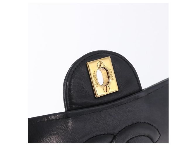 Borsa a tracolla CHANEL Matelasse con catena in pelle d'agnello nera e oro CC Auth 202003SAV Nero D'oro - vista 18