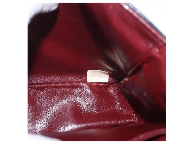 Borsa a tracolla CHANEL Matelasse con catena in pelle d'agnello nera e oro CC Auth 202003SAV Nero D'oro - vista 24