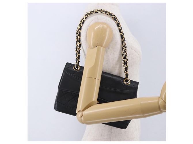 Borsa a tracolla CHANEL Matelasse con catena in pelle d'agnello nera e oro CC Auth 202003SAV Nero D'oro - vista 25
