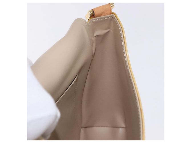 LOUIS VUITTON Monogram Vernis Thompson Street Bag Beige M91301 LV Auth hk4027 - vista 19