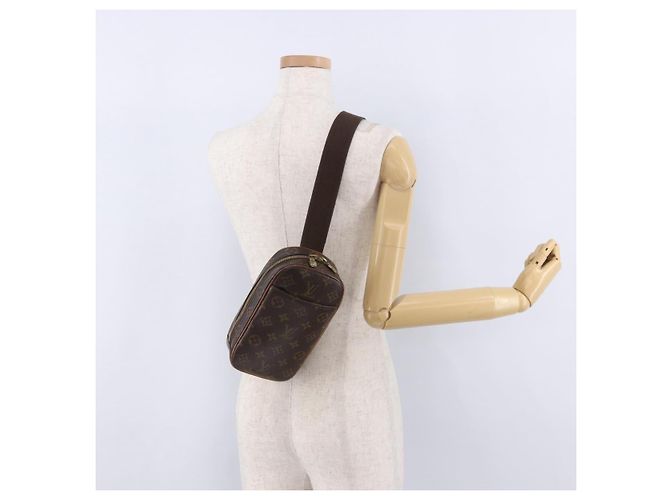 LOUIS VUITTON Monogram Pochette Gange Shoulder Bag M51870 LV Auth 199970 Monogramma - vista 21