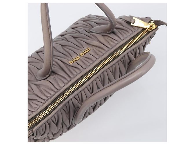 Borsa a mano Miu Miu Matelassé in pelle 2way Grigio Oro Auth 201882V Marrone D'oro - vista 6