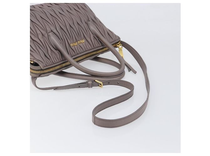 Borsa a mano Miu Miu Matelassé in pelle 2way Grigio Oro Auth 201882V Marrone D'oro - vista 9